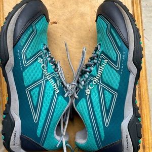 Columbia Pine Bluffs Techlite Waterproof Hiking Shoes YL5381, Size 8